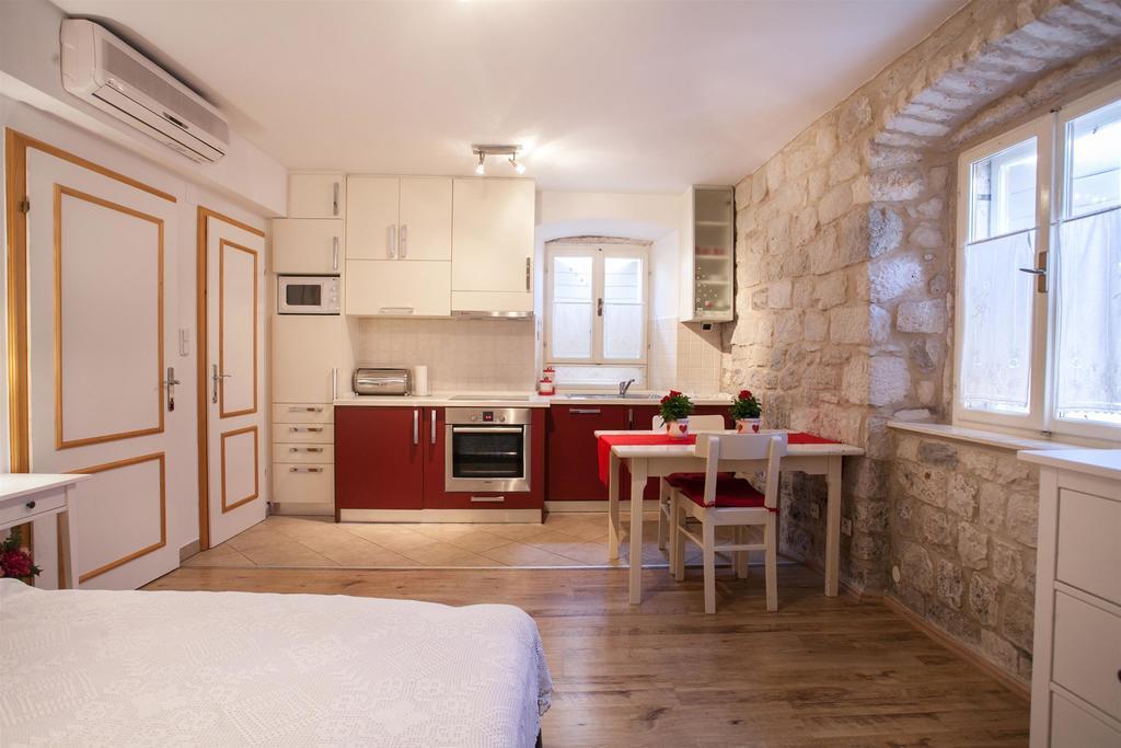 Apartment & Room Ursa Trogir Exterior photo